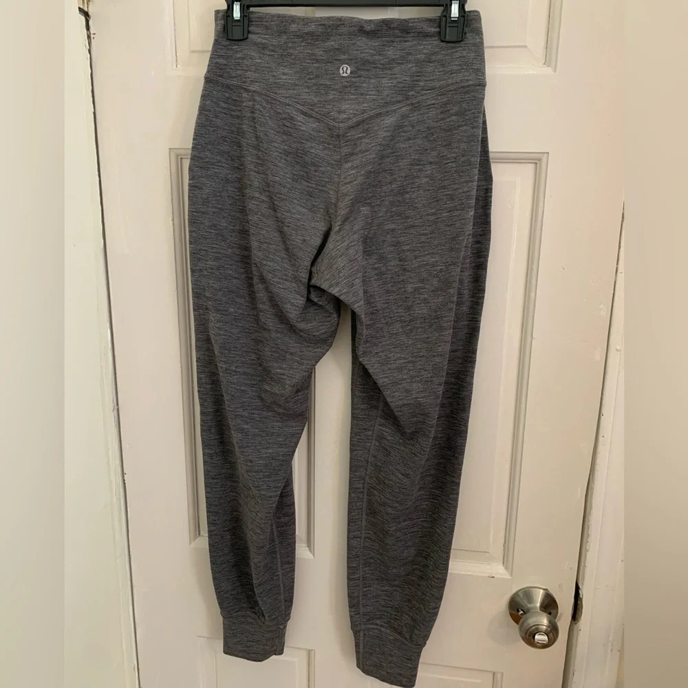Lululemon Align Jogger 28" Heathered Black Size 6 - Picture 4 of 5